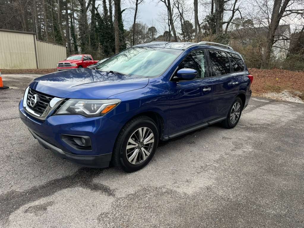 2017 Nissan Pathfinder SV