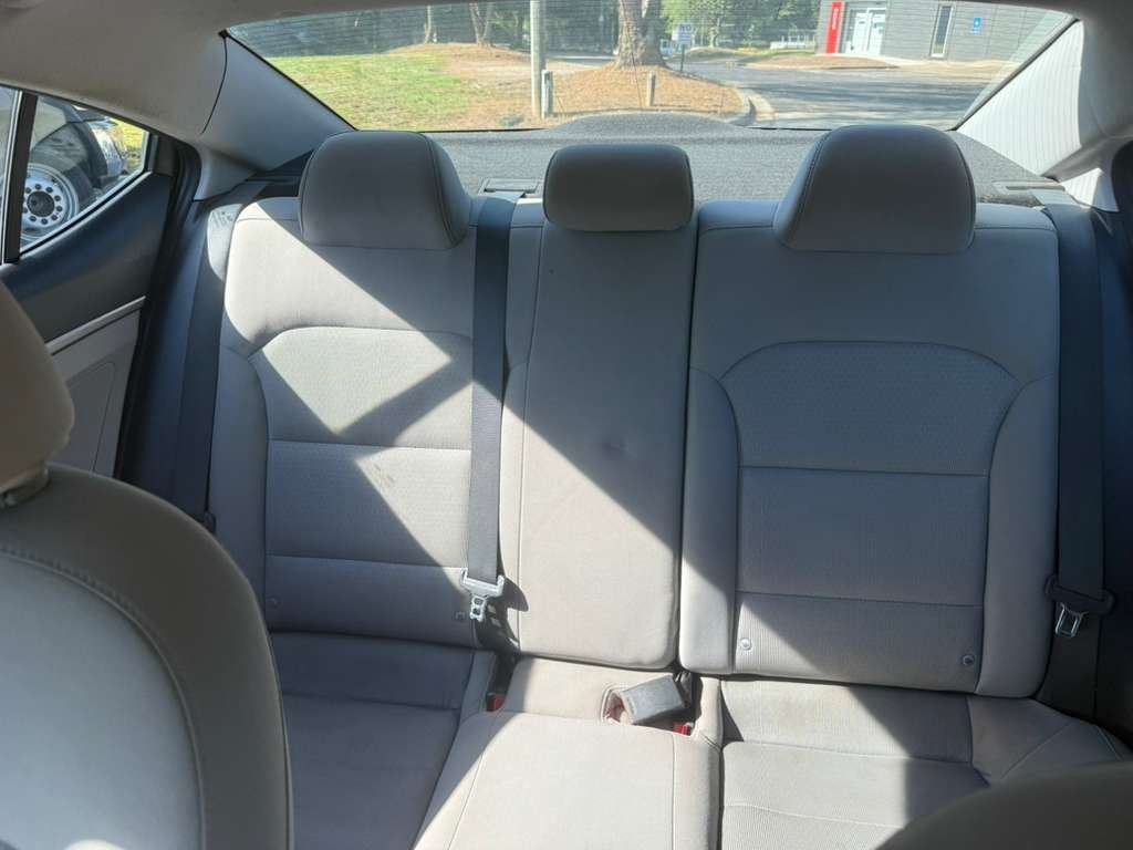 2017 Hyundai Elantra SE - Photo 9