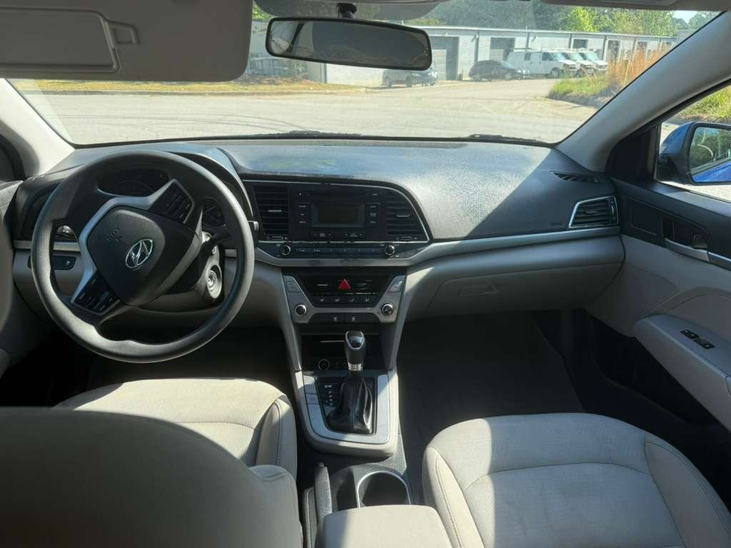 2017 Hyundai Elantra SE - Photo 11