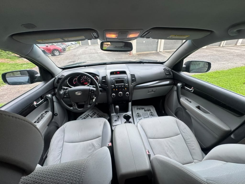 2011 Kia Sorento LX - Photo 8