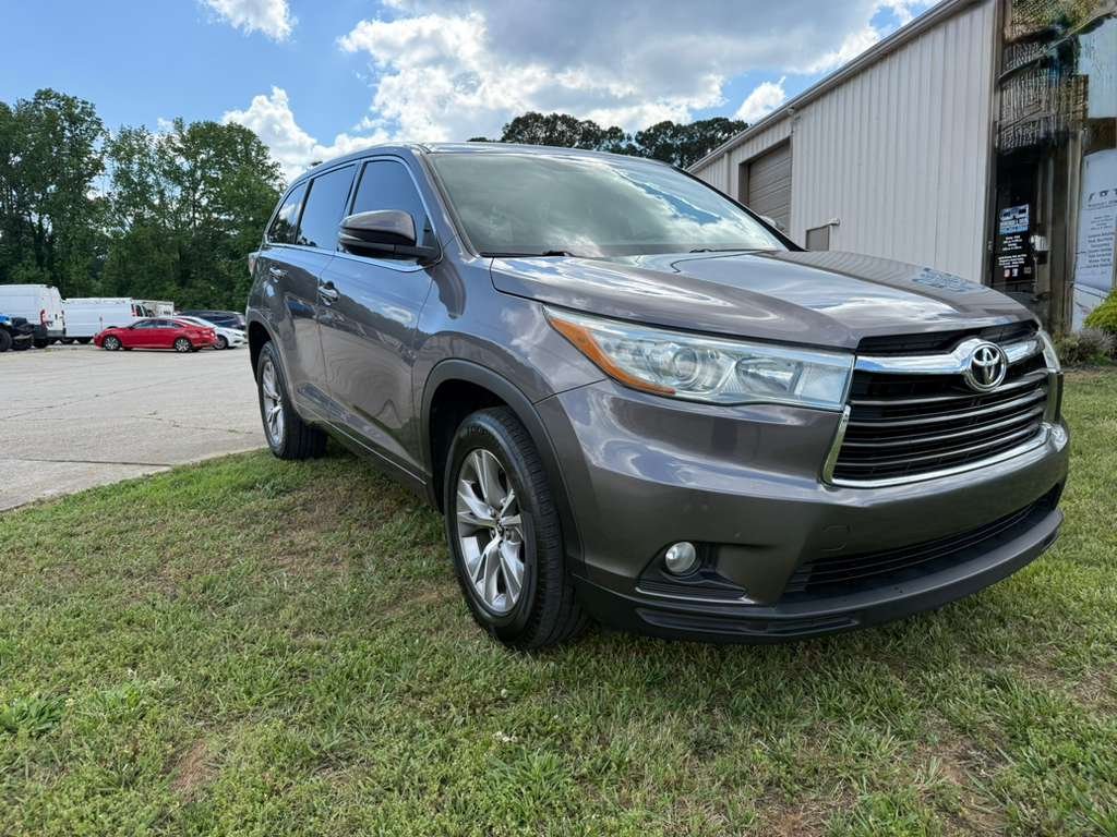 2016 Toyota Highlander LE V6's photo